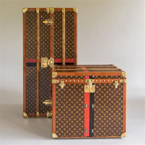 louis vuitton trunk blu and red|louis vuitton vintage trunks.